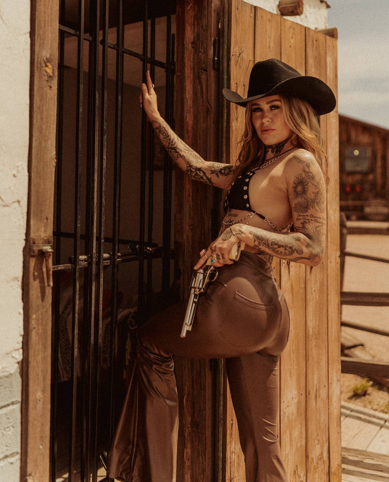 Mousy leather pants