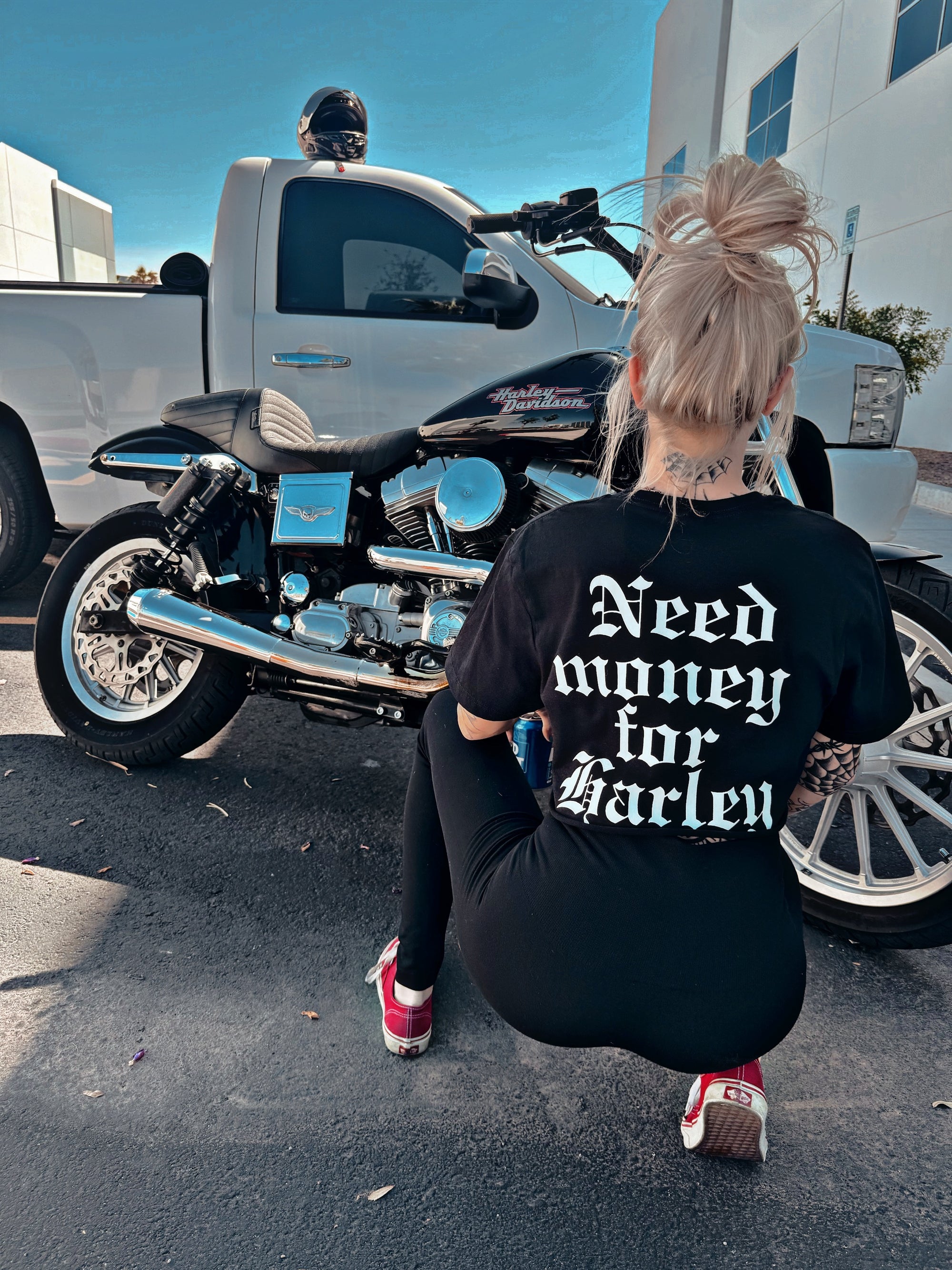 OUTLAW WOMEN GRAPHIC TEES