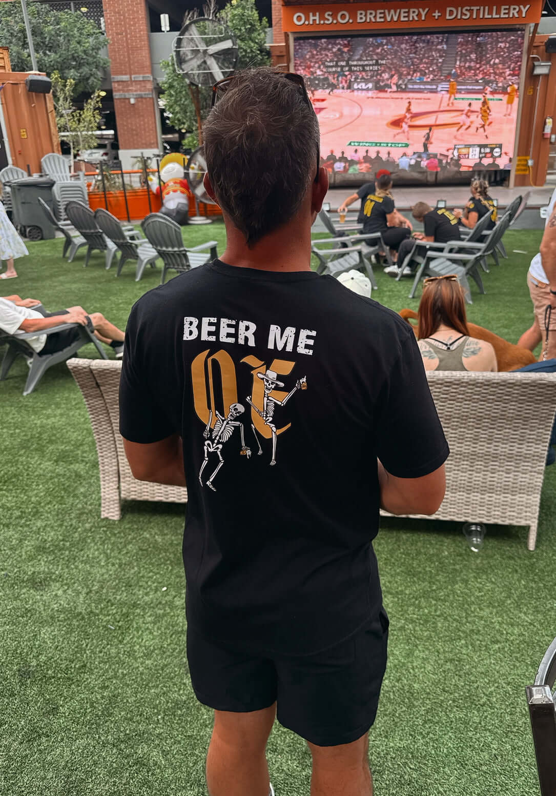 Beer Me Graphic tee