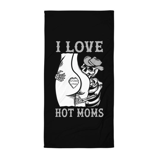 I Love Hot Moms Beach Towel