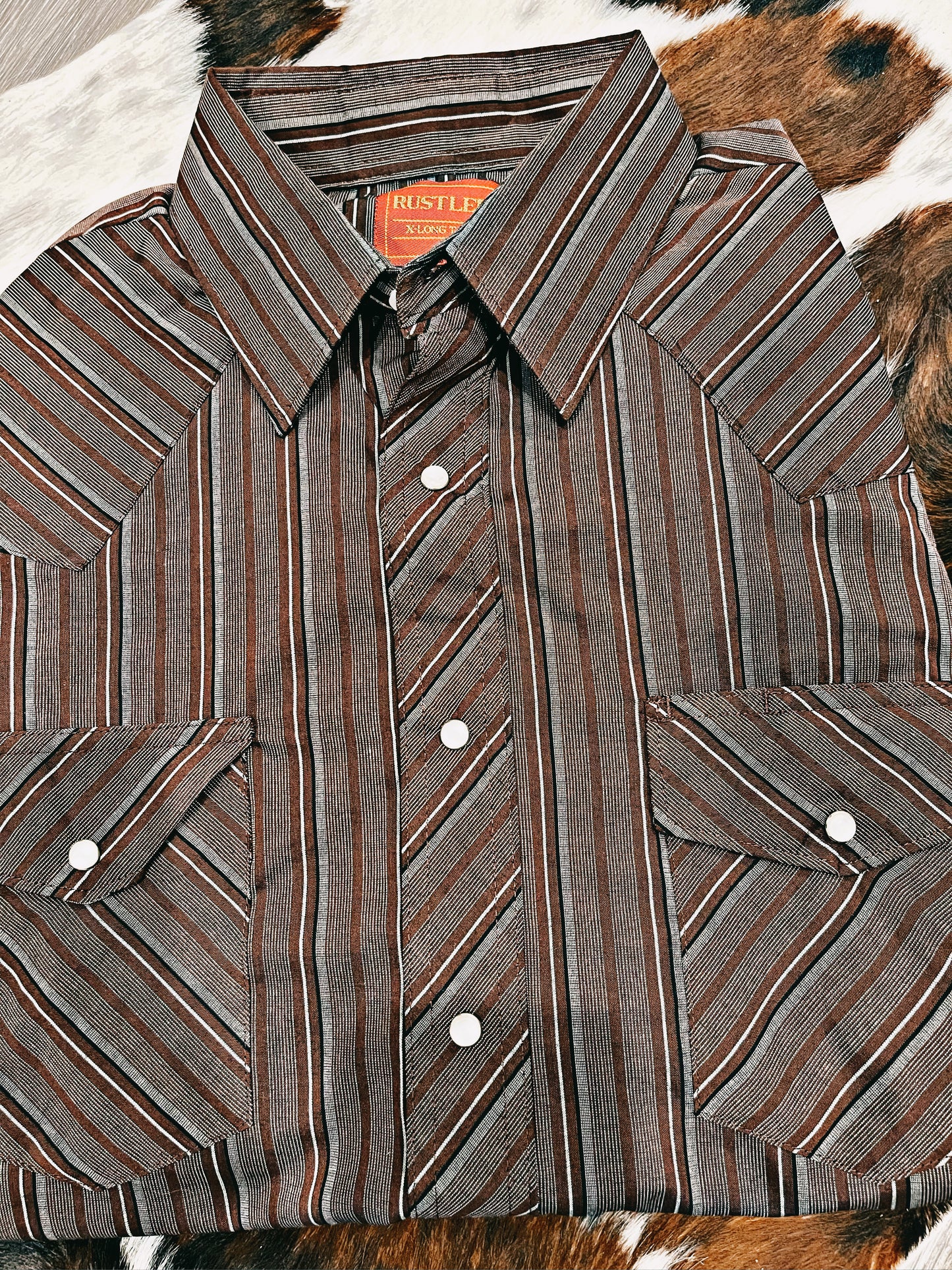 Men’s Brown Long Sleeve Pearl Snap Shirt