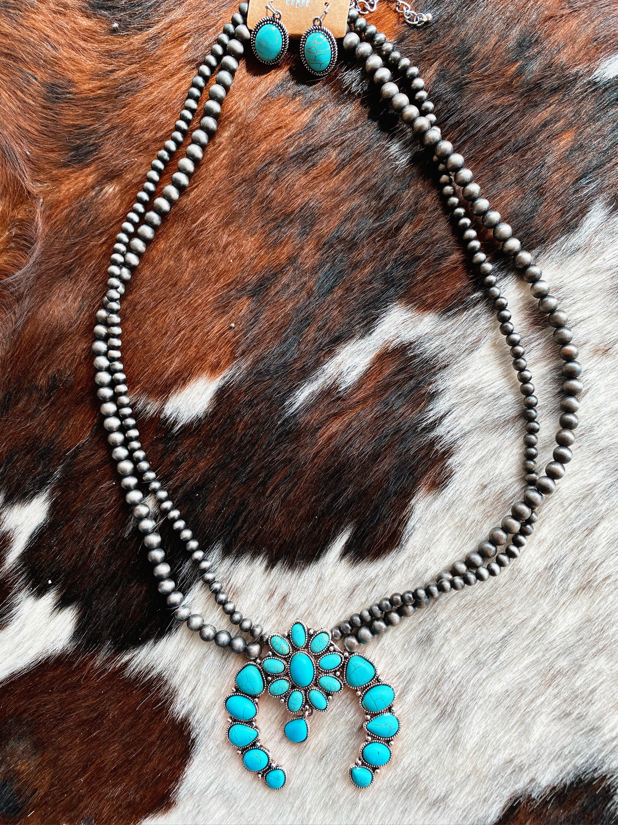 turquoise-beaded-naja-pendant-navajo-inspired-pearl-necklace